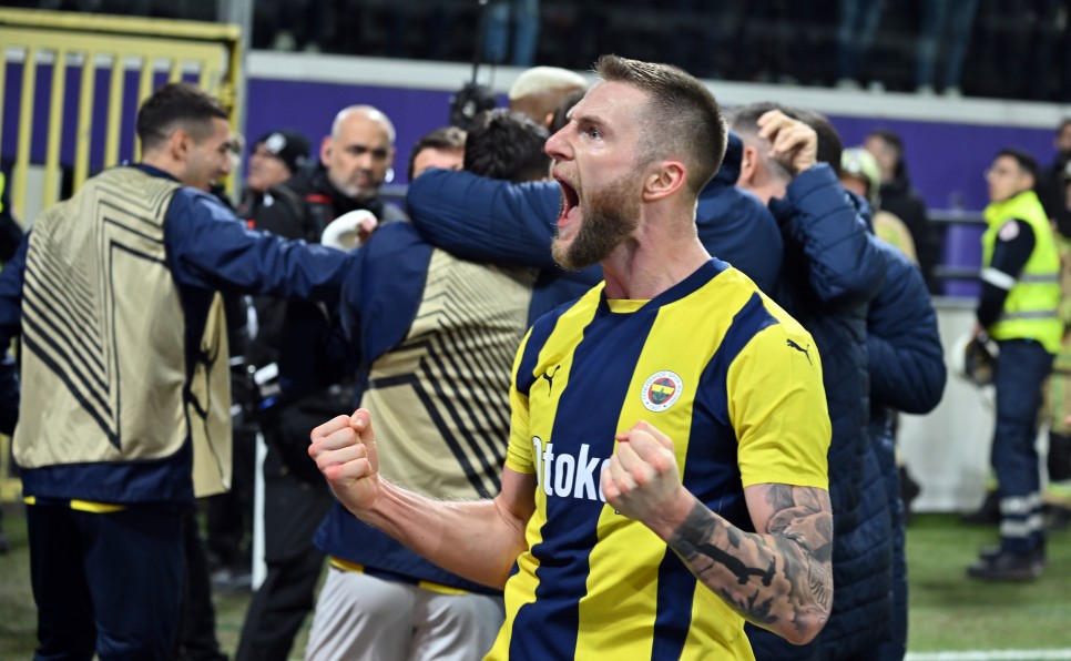 F.BAH�E'DEN SKRINIAR HAREKATI