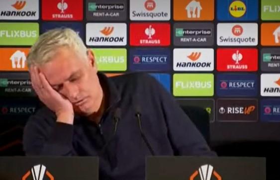 MOURINHO'DAN UZUN SORUYA TEPK��