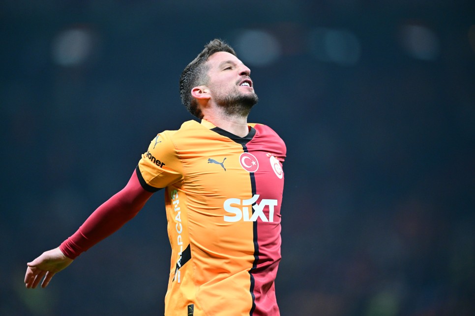 DRIES MERTENS'�N KARARI