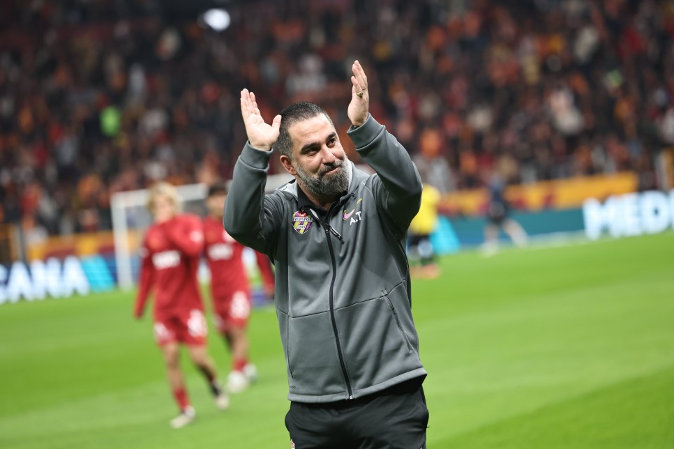 ARDA TURAN'DAN F.BAH�E VE G.SARAY S�ZLER�!