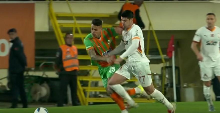 MORATA'NIN Y�Z�NE ALDI�I DARBE