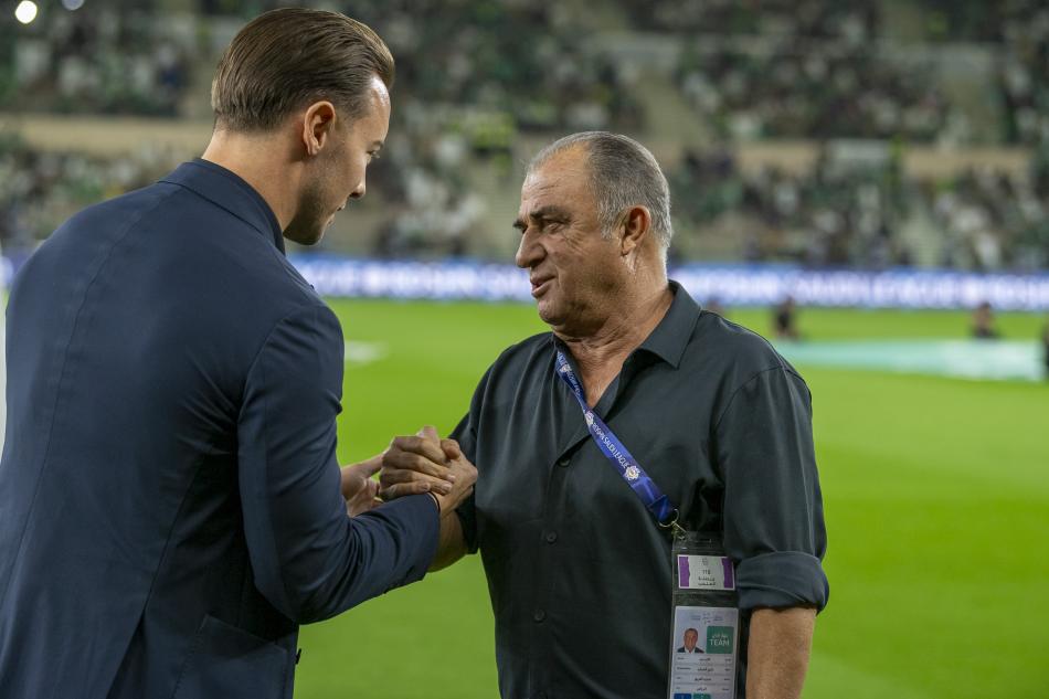 SARI KART �NER�S�