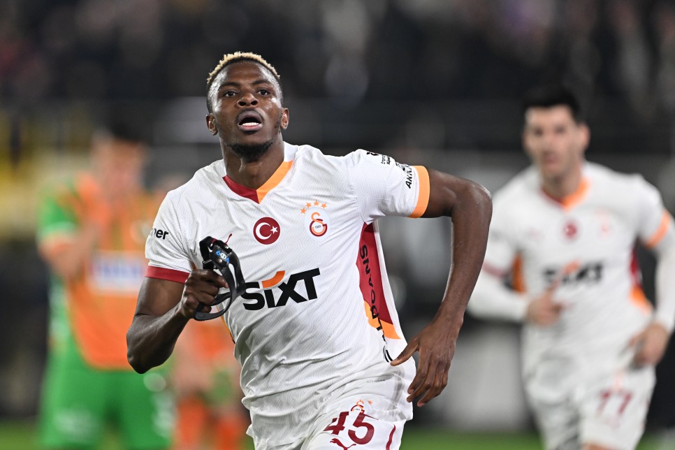 �STED��� RAKAM ORTAYA �IKTI