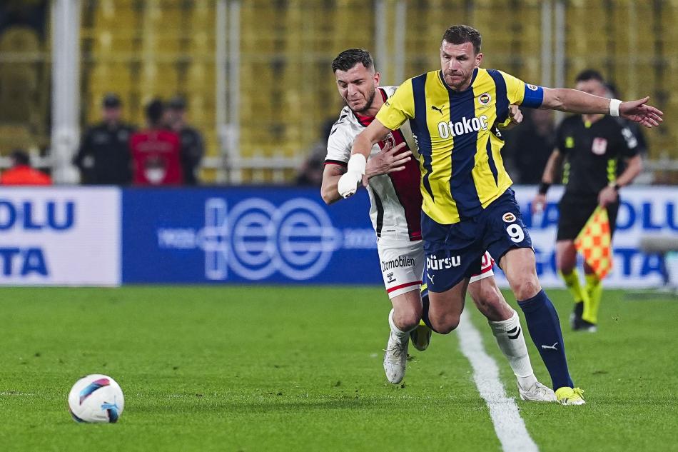 N�HAT KAHVEC� YORUMLADI