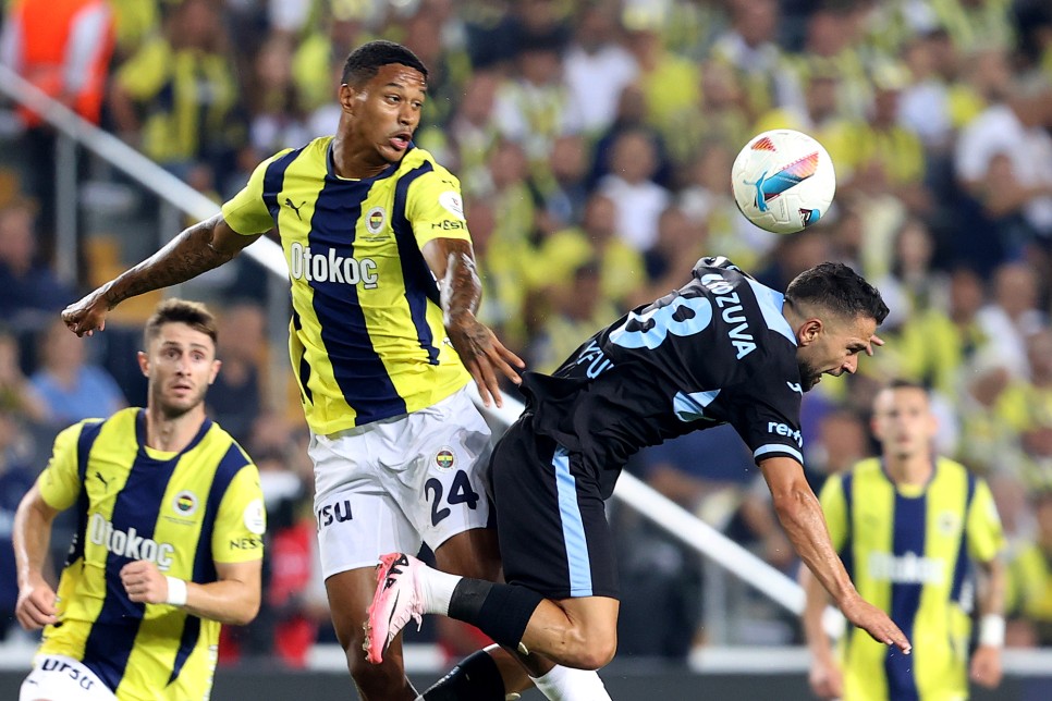 OOSTERWOLDE, ADAYLAR ARASINDA