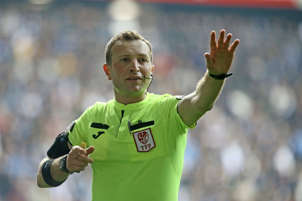 DERB�N�N HAKEM�: YAS�N KOL