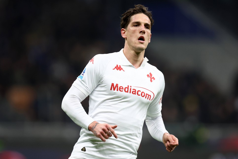 YOLA DEVAM ETMEK �ST�YOR