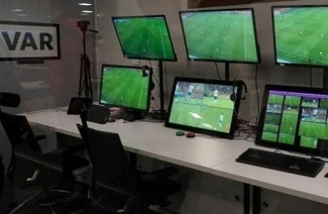 VAR HAKEMİ AÇIKLANDI