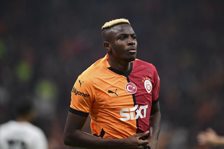 GALATASARAY'DA İKİ İSİM SINIRDA
