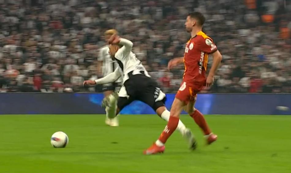 MERTENS SARI KART G�RMEL� M�YD�?