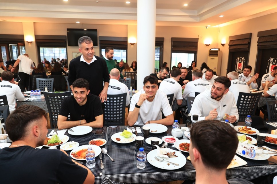 3 Y�NET�C� DAHA KATILDI