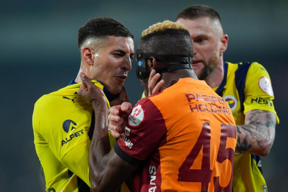 KADIK�Y'DE GERG�N DERB�