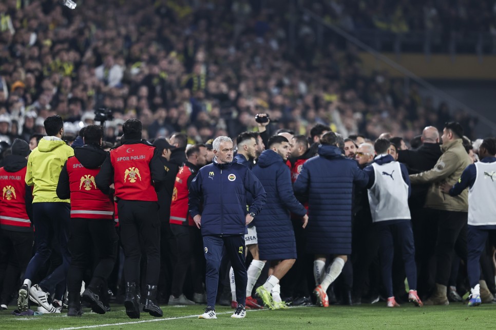 �LKER YA�CIO�LU YORUMLADI