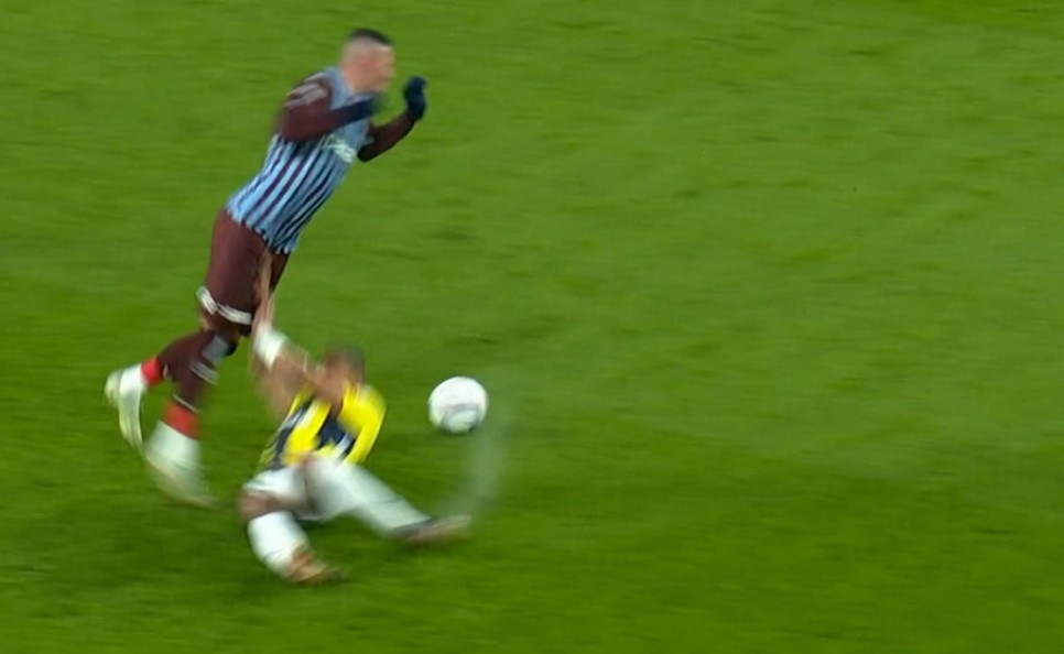 DJIKU'NUN G�RD��� SARI KART