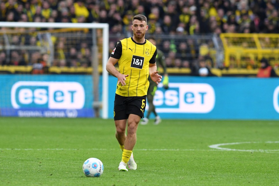 BE��KTA�'TAN SAL�H �ZCAN HAMLES�