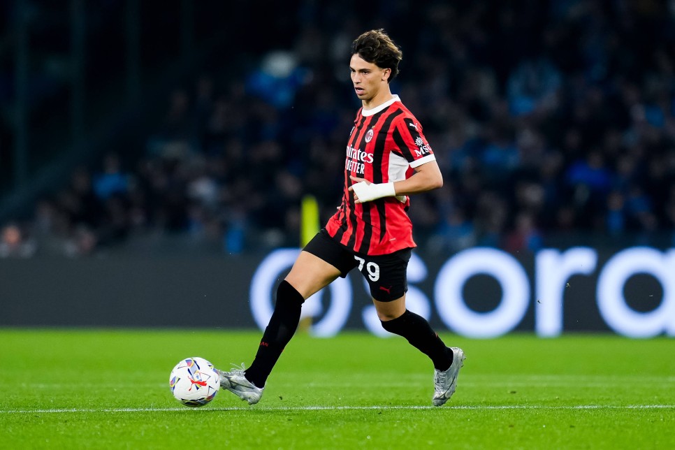 MERTENS YER�NE YEN� �S�M