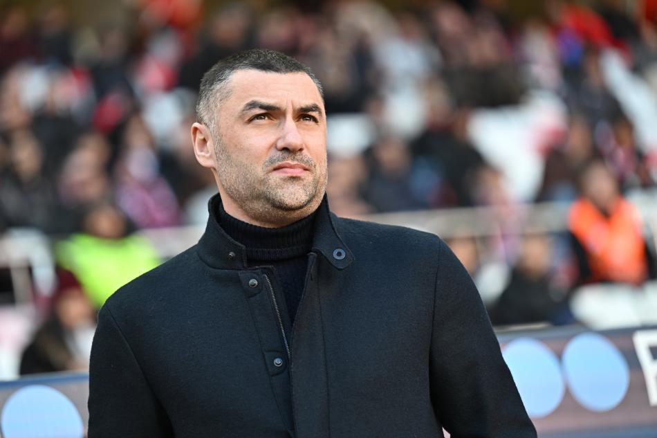 BURAK YILMAZ �LKE �MZA ATMAK �ST�YOR