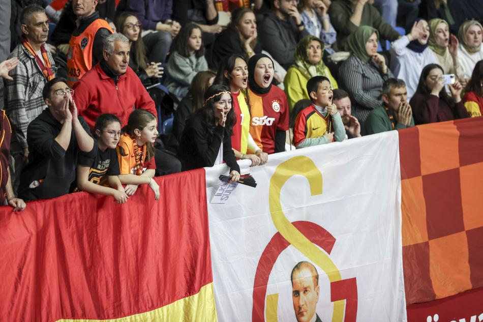 1 HAFTADA 4 DERB� ZAFER�