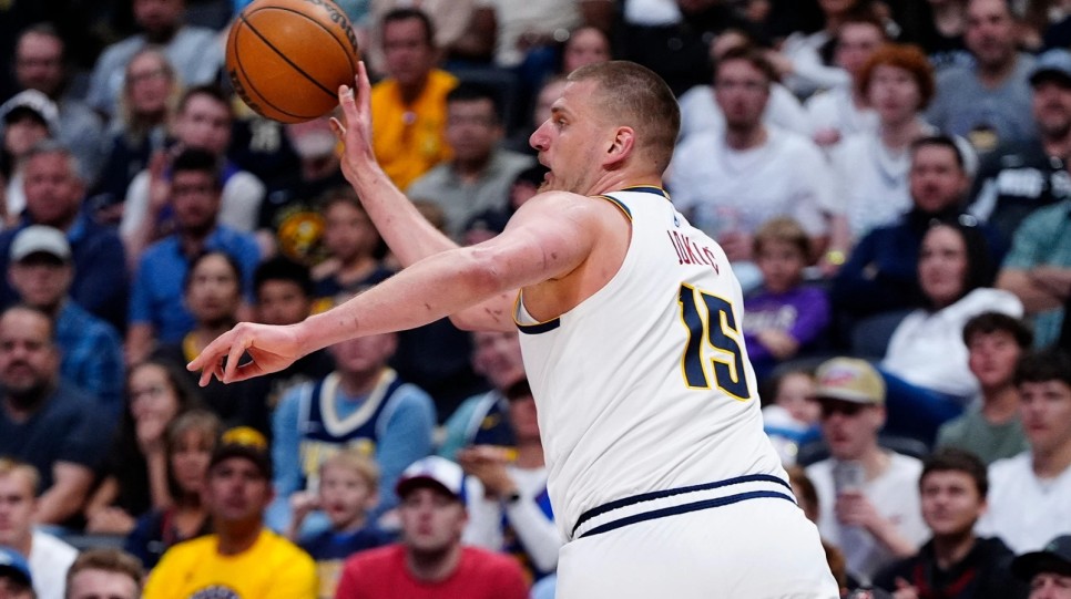 Jokic'ten tarihi performans