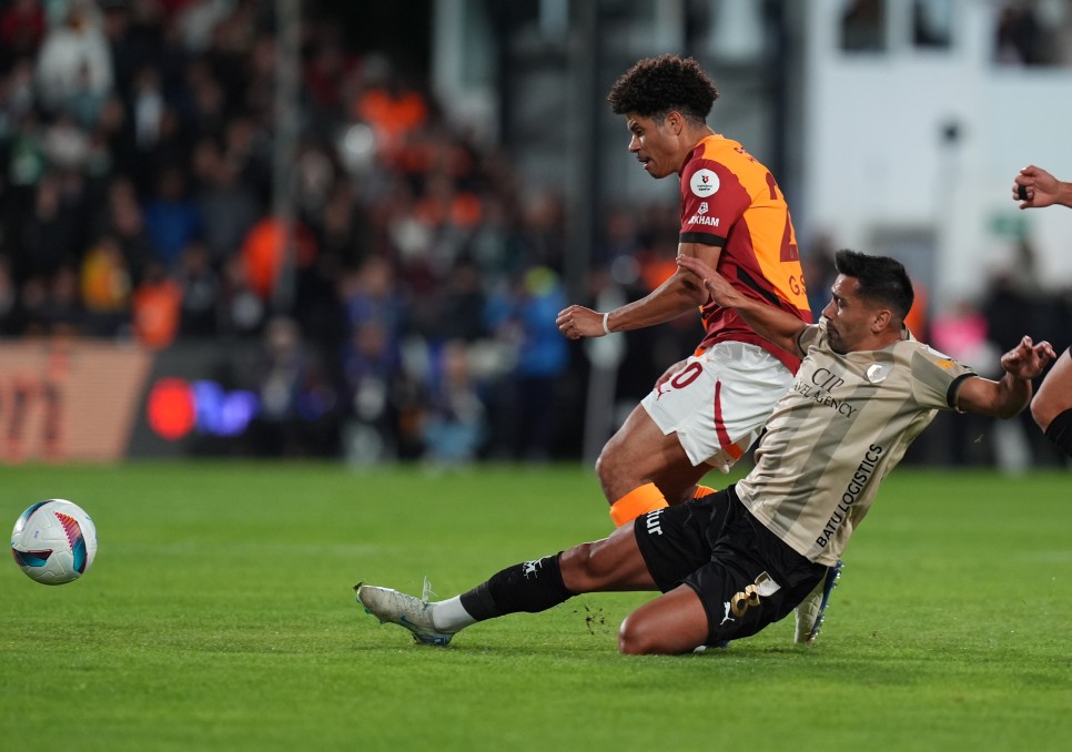 G.SARAY'IN KONUK ETT��� 76. TAKIM