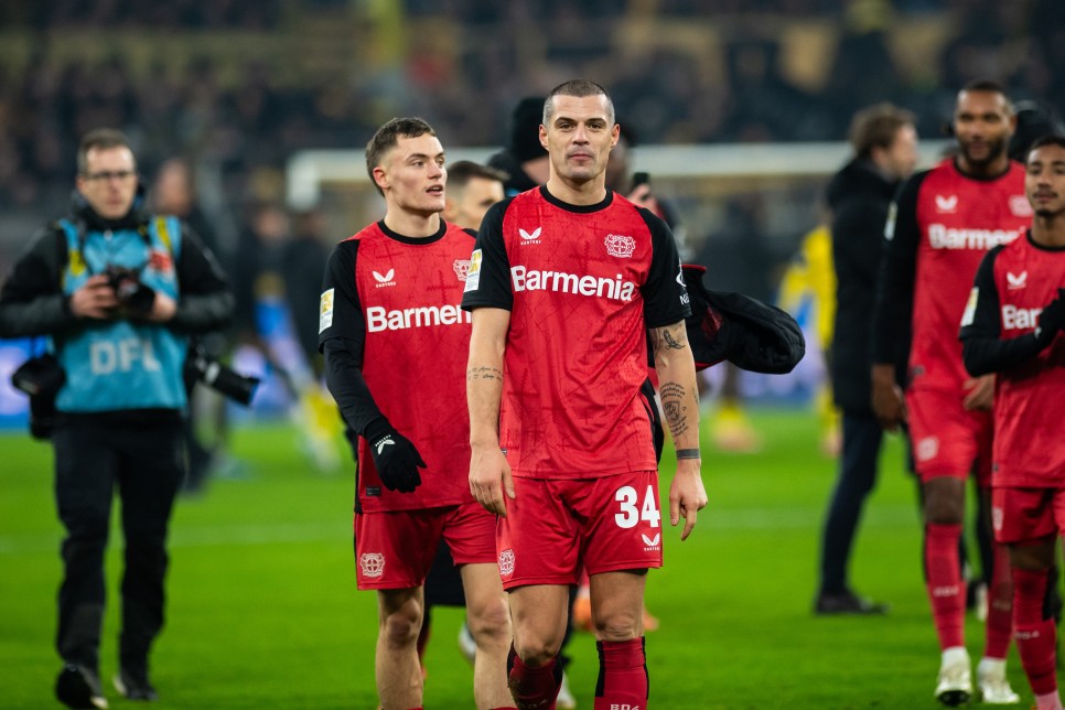 �ZBEK'�N OTEL�NDE G�R��ME