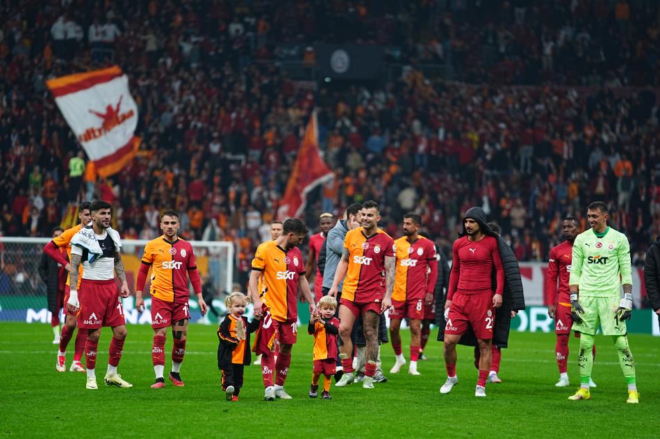 YAZARLARDAN GALATASARAY YORUMLARI