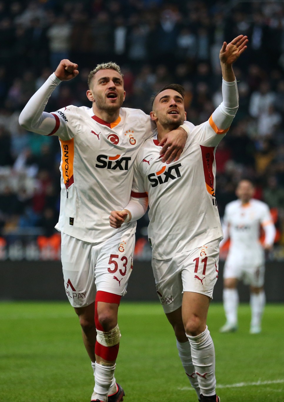 BARI� ALPER VE YUNUS AKG�N