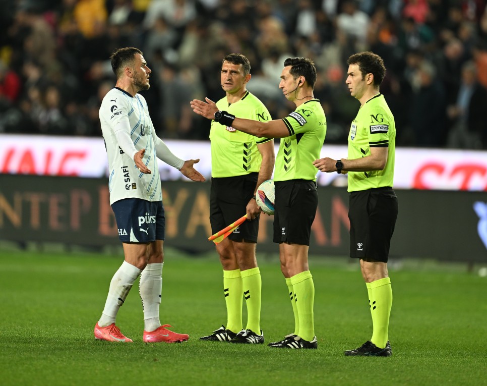 BEIN TRIO'DAN DE�ERLEND�RMELER