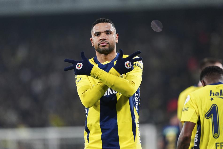FENERBAHÇE İLE SÖZLEŞMESİ
