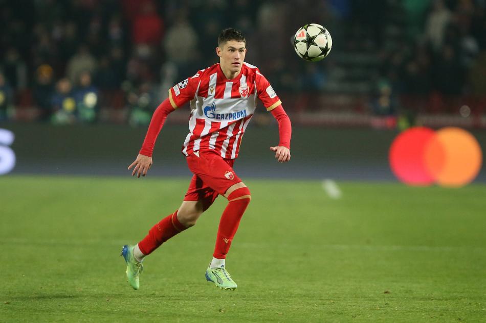 G.SARAY, ALTIN �OCUK'U �ST�YOR