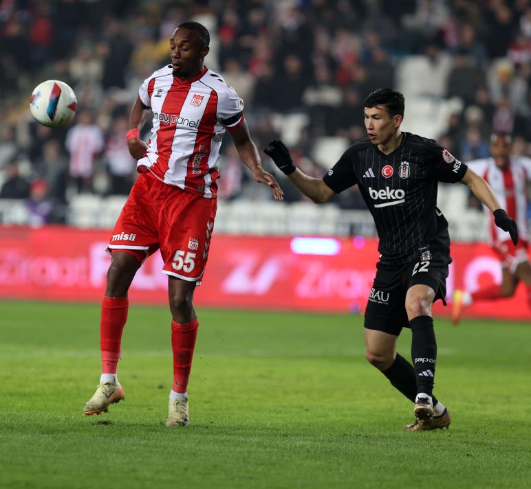 EN FAZLA DEPLASMAN GOL� ATAN KOITA