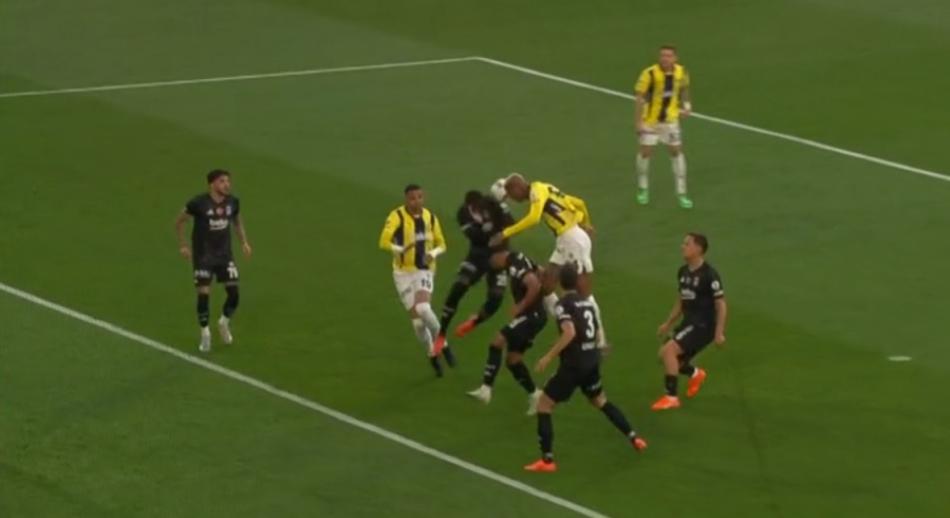 8. DAK�KADA MASUAKU ELLE OYNADI MI?