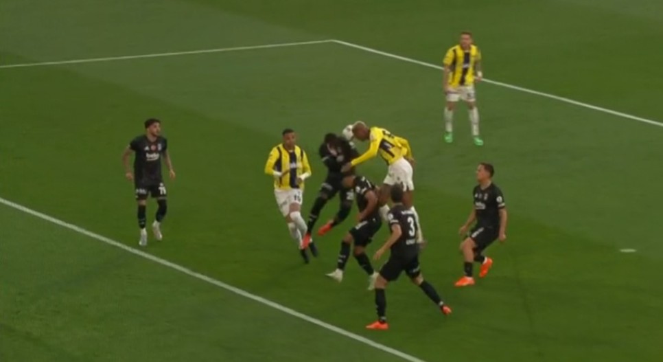 8. DAK�KADA MASUAKU ELLE OYNADI MI?