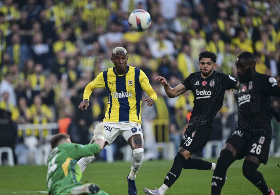 YAZARLARDAN YORUMLAR