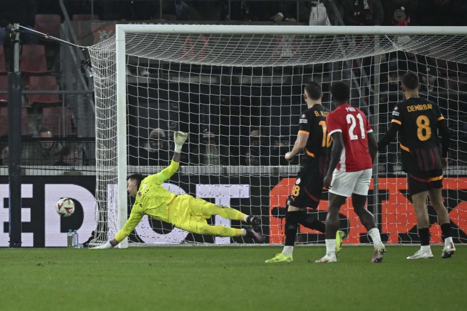 AVRUPA PERFORMANSI TARTIMA YARATTI!