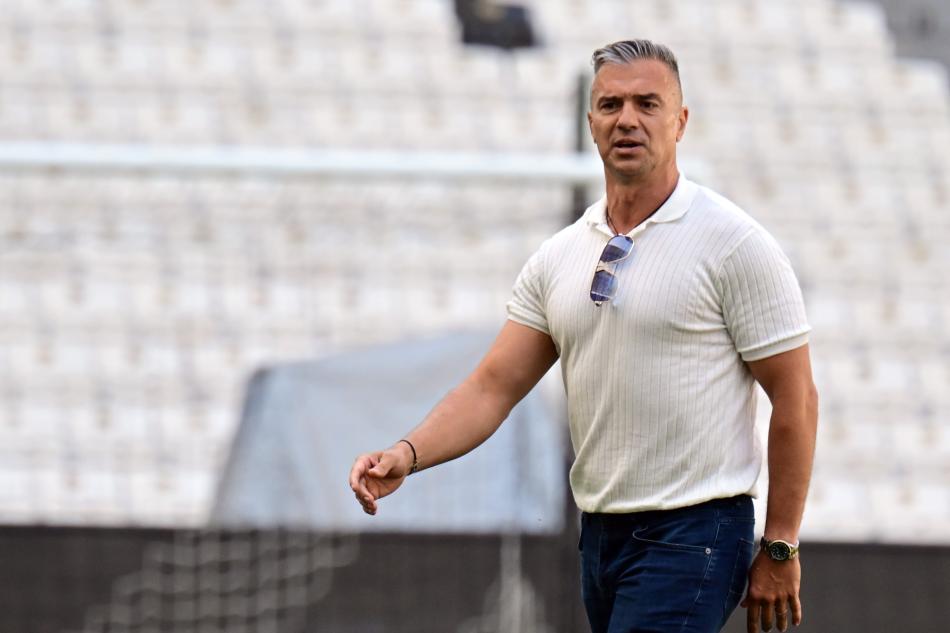 PANCU, TARAFTARI SELAMLADI