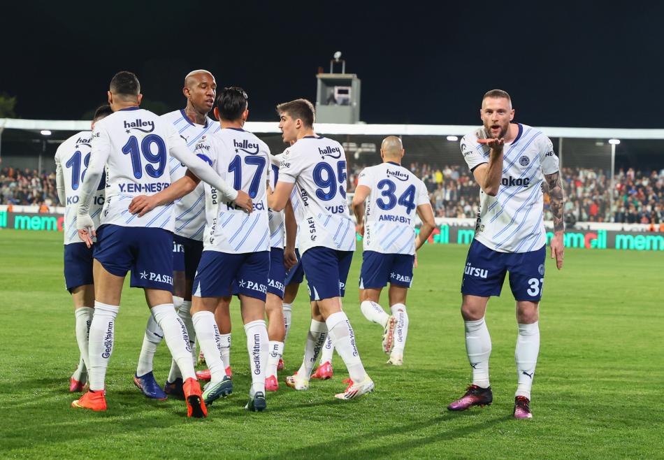 FENERBAH�E'DE VAZGE��LMEZ OLDU