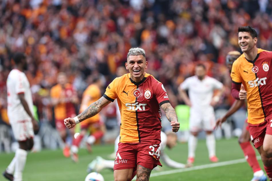 L - LUCAS TORREIRA