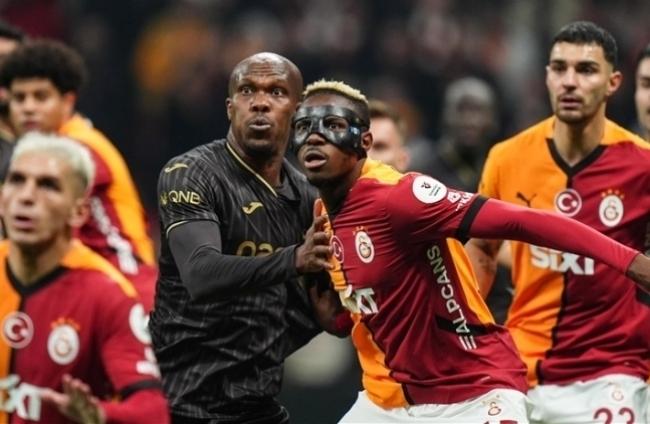 OSIMHEN, REKOR PENDE