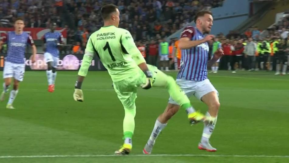 MUSLERA, V�SCA'YA FAUL YAPTI MI?