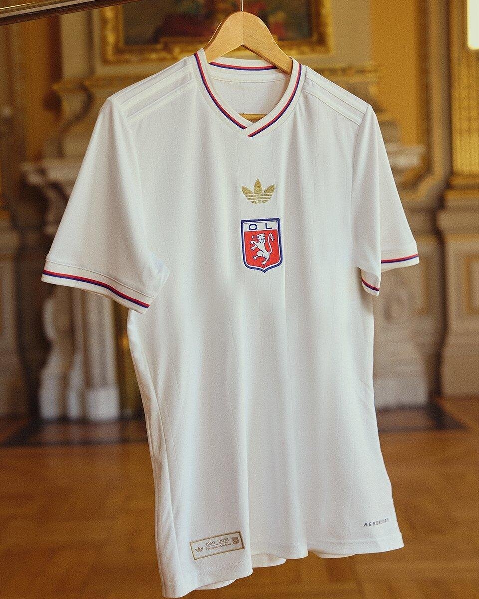 LYON (75. YILA �ZEL FORMA)