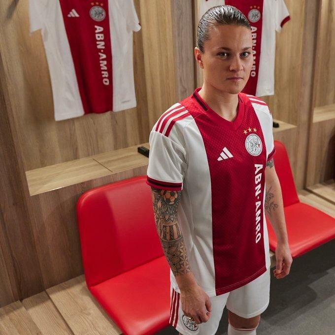 AJAX (�� SAHA)
