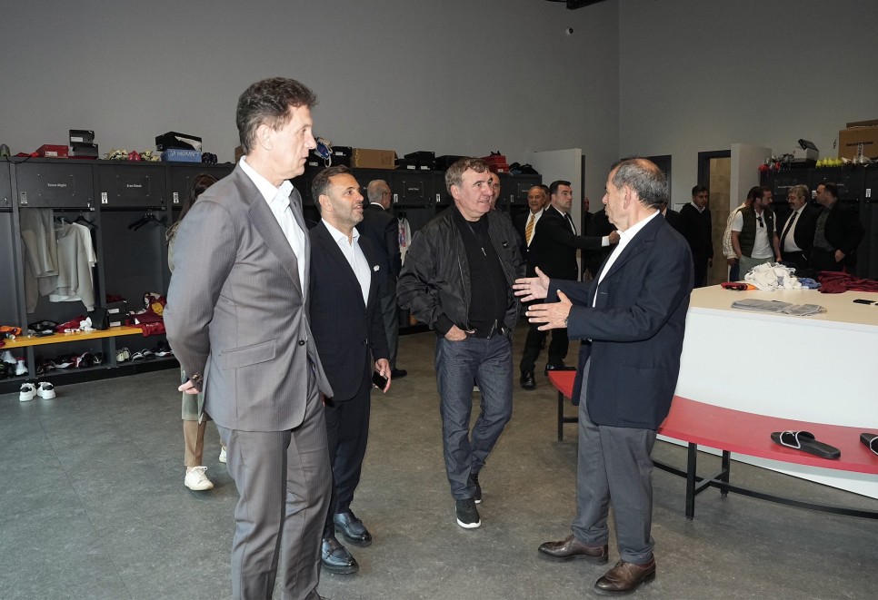 GALATASARAY'DA B�Y�K BULU�MA