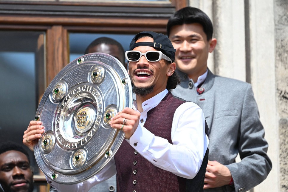 AYRILIK D���NCES�