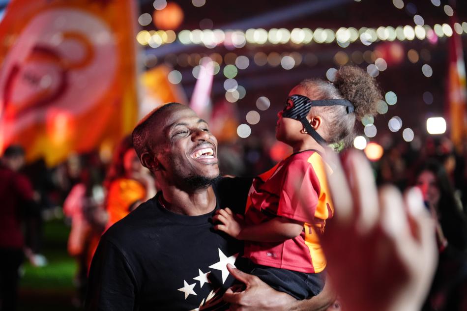 KAR�ILIKLI G�BEK ATTI