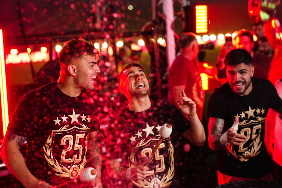 GALATASARAY KUPASINA KAVU�UYOR