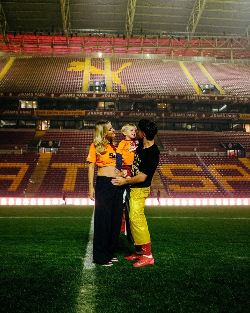 KAT KERKHOFS & DRIES MERTENS