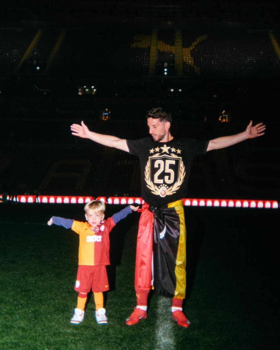 KAT KERKHOFS & DRIES MERTENS