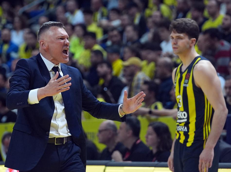 F.BAHÇE İSTEDİ, BARÇA'YA GİTTİ