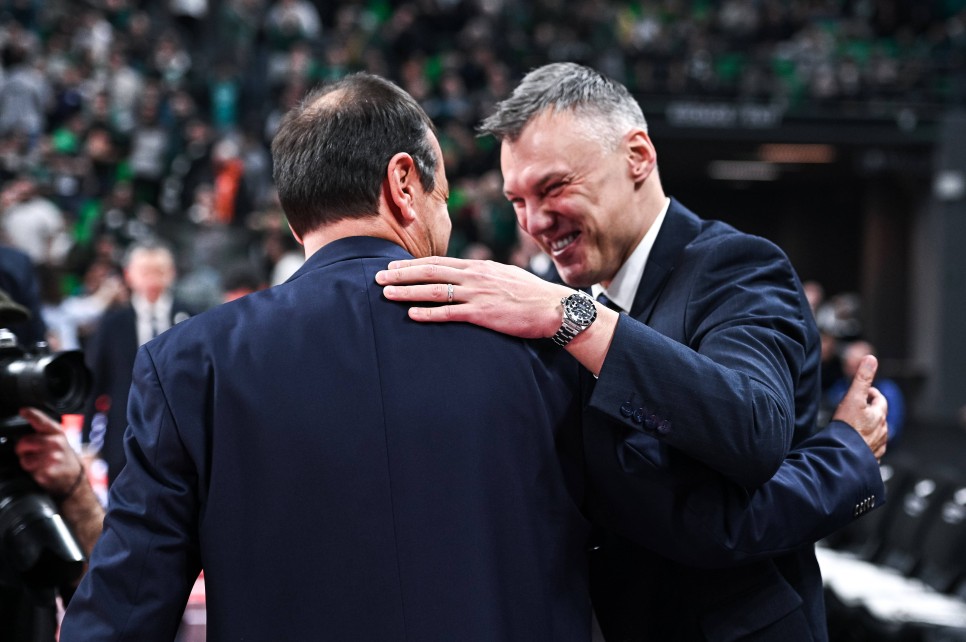 FINAL FOUR: BA�ANTREN�RLER�N SAVA�I